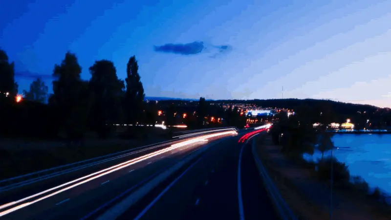 Votre service de chauffeurs Photo timelapse de la circulation routière